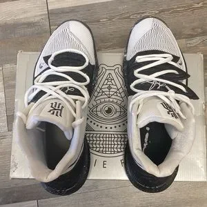 Kyrie 5s deals oreo